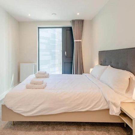 Modern Apartments In Brentford 2 Minutes Walk From Kew Bridge Экстерьер фото